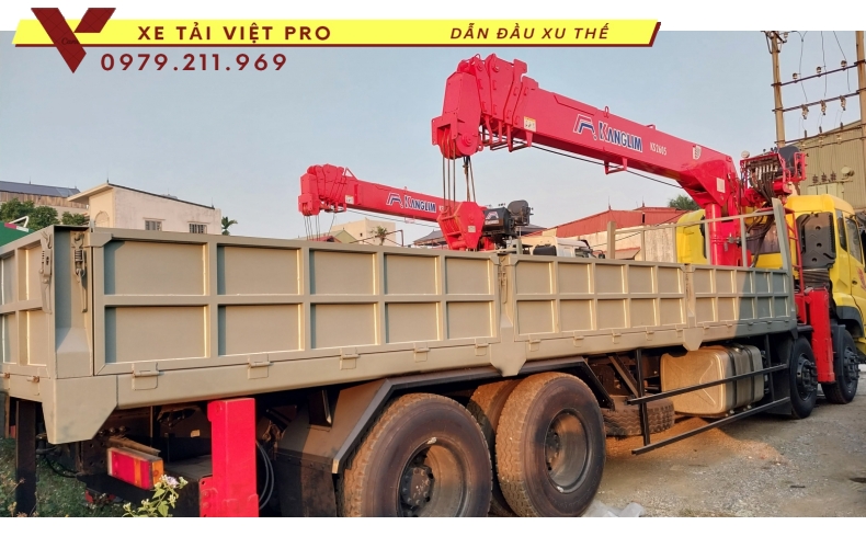 Xe tải Dongfeng 3 chân gắn cẩu Kanglim 8T