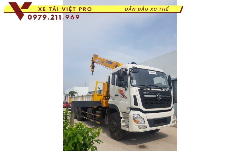 Dongfeng 3c gắn cẩu XCMG 8 tấn