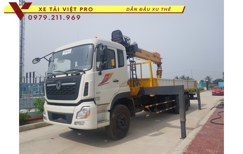 Dongfeng 3c gắn cẩu XCMG 8 tấn