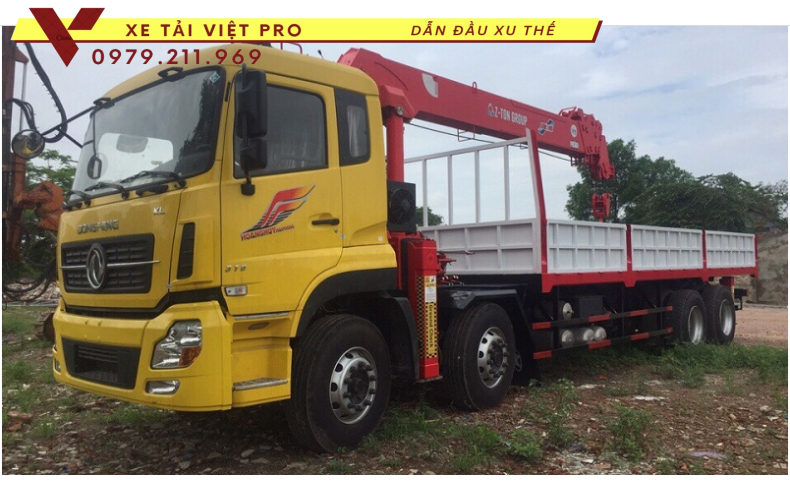 Xe tải Dongfeng 4 chân gắn cẩu Atom 14 tấn
