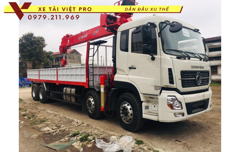 Xe tải Dongfeng 4 chân gắn cẩu Atom 12 tấn