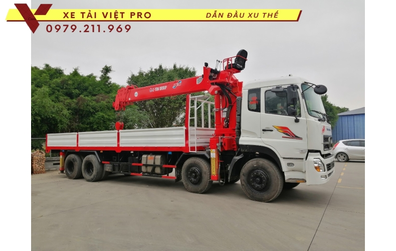 Xe tải Dongfeng 4 chân gắn cẩu Atom 12 tấn