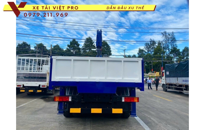 Xe tải Dongfeng 4 chân gắn cẩu Dongyang 15 tấn