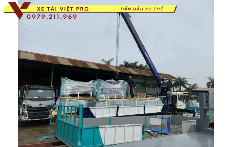 Đánh giá xe tải Dongfeng 4 chân gắn cẩu Dongyang 12 tấn