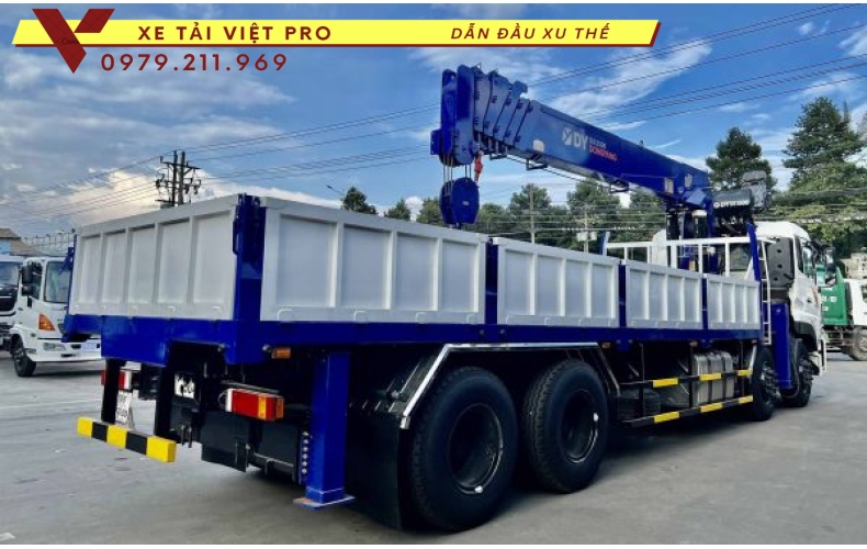 Xe tải Dongfeng 4 chân gắn cẩu Dongyang 15 tấn