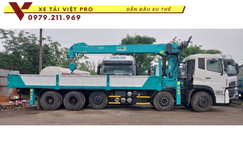 Xe tải Dongfeng 4 chân gắn cẩu 15 tấn
