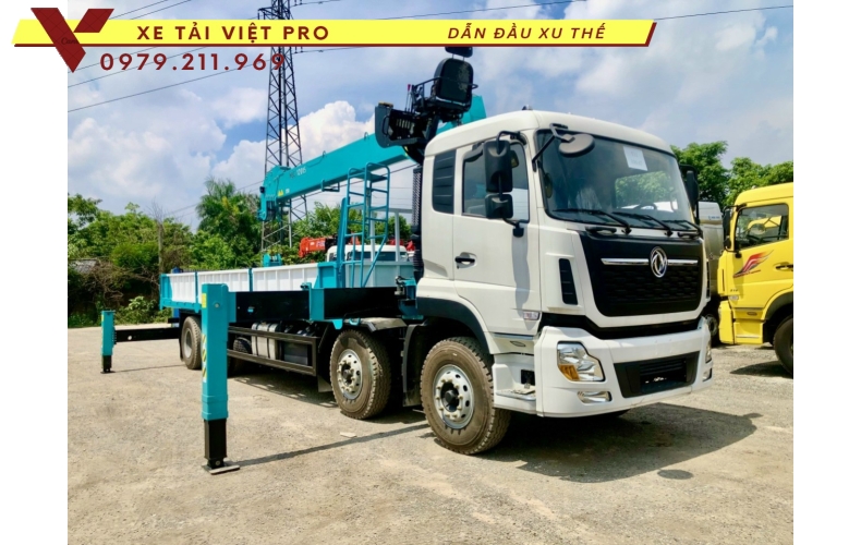 Xe tải Dongfeng 4 chân gắn cẩu 15 tấn