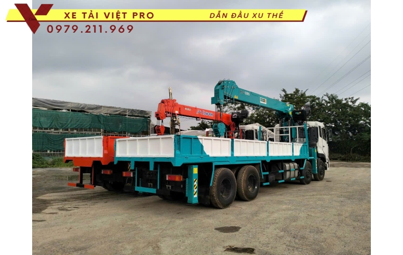 Xe tải DONGFENG 4 chân gắn cẩu KANGLIM 12 tấn