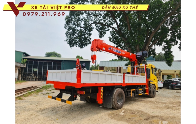 Xe tải Dongfeng 4 chân gắn cẩu Kanglim 15 tấn 6 đốt