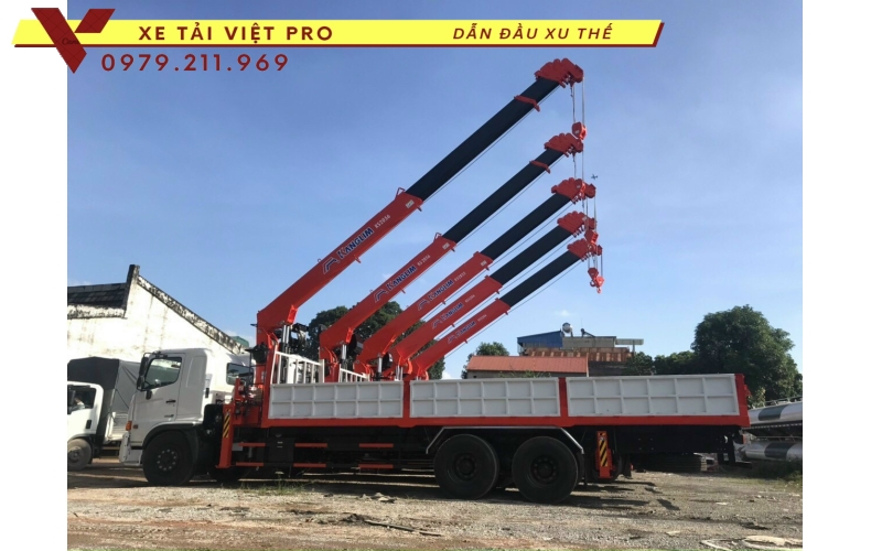 Xe tải Dongfeng 4 chân gắn cẩu Kanglim 15 tấn 6 đốt