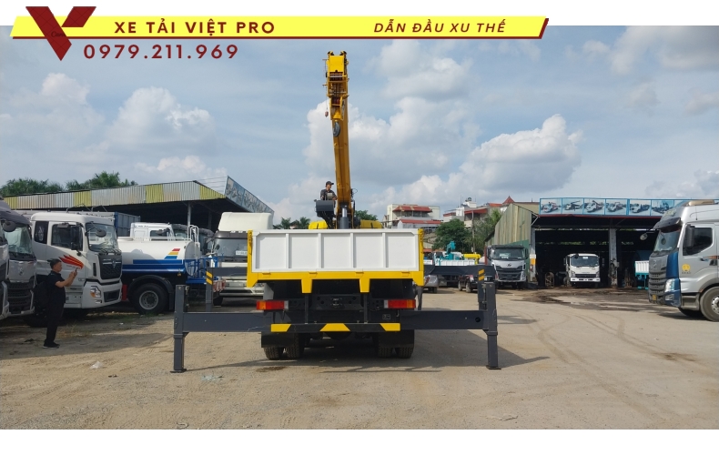 Xe tải Dongfeng 4c gắn cẩu XCMG 16 tấn