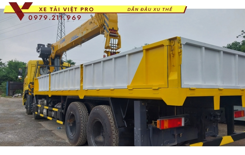 Xe tải Dongfeng 4c gắn cẩu XCMG 16 tấn