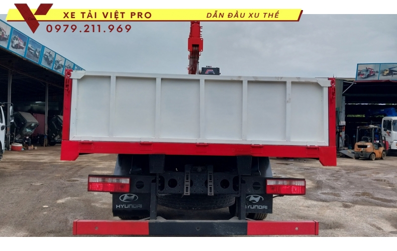 Xe tải Dongfeng D8 (2 chân) gắn cẩu Kanglim 5T