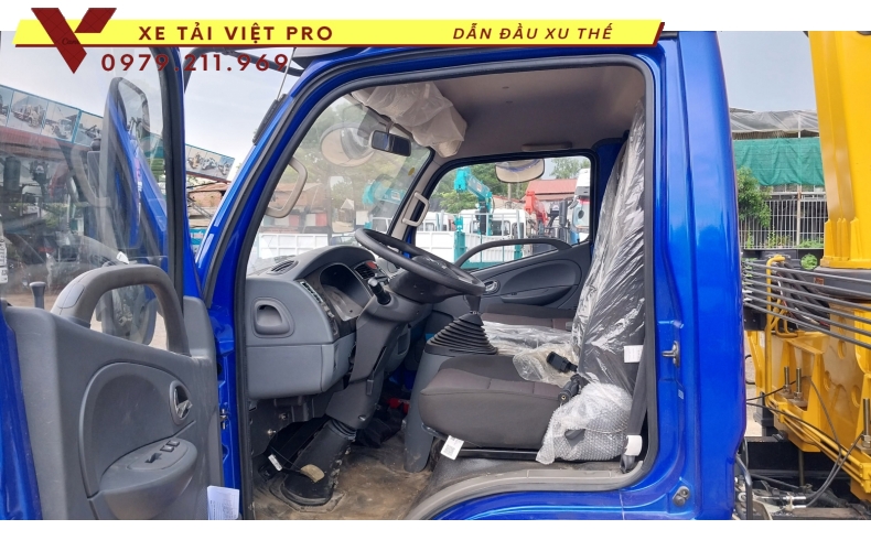 Xe tải Dongfeng D7 gắn cẩu XCMG 3 tấn 3 đốt