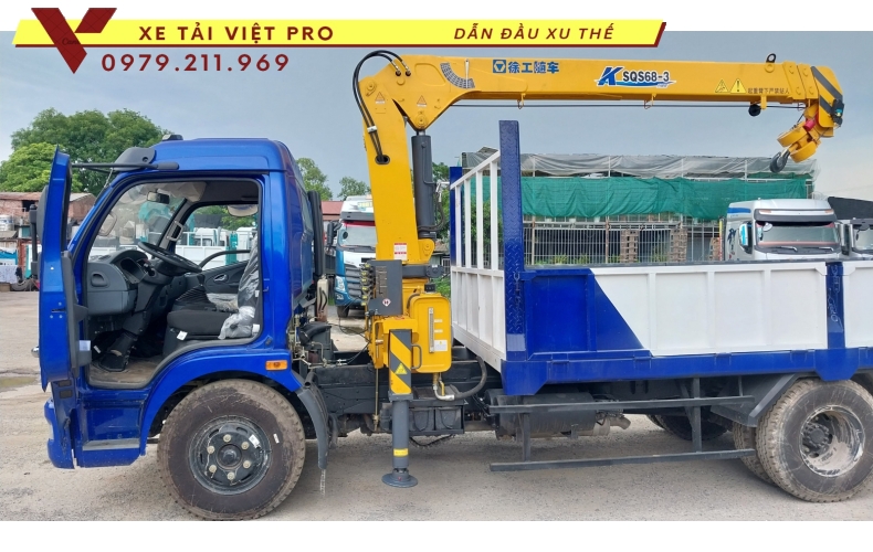 Xe tải Dongfeng D7 gắn cẩu XCMG 3 tấn 3 đốt