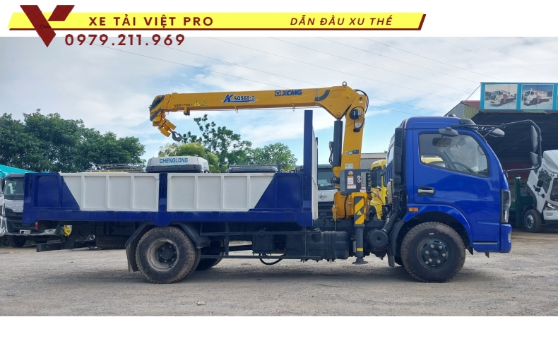 Xe tải Dongfeng D7 gắn cẩu XCMG 3 tấn 3 đốt