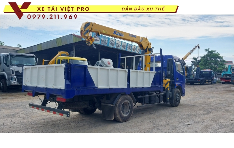 Xe tải Dongfeng D7 gắn cẩu XCMG 3 tấn 3 đốt