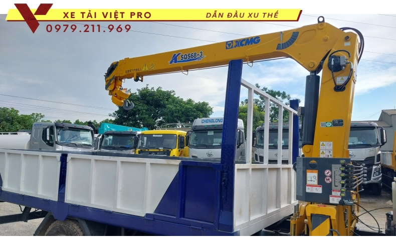 Xe tải Dongfeng D7 gắn cẩu XCMG 3 tấn 3 đốt