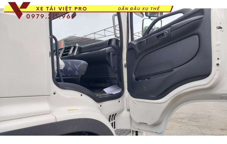 Xe tai hino FG gắn cẩu Kanglim 5 tấn