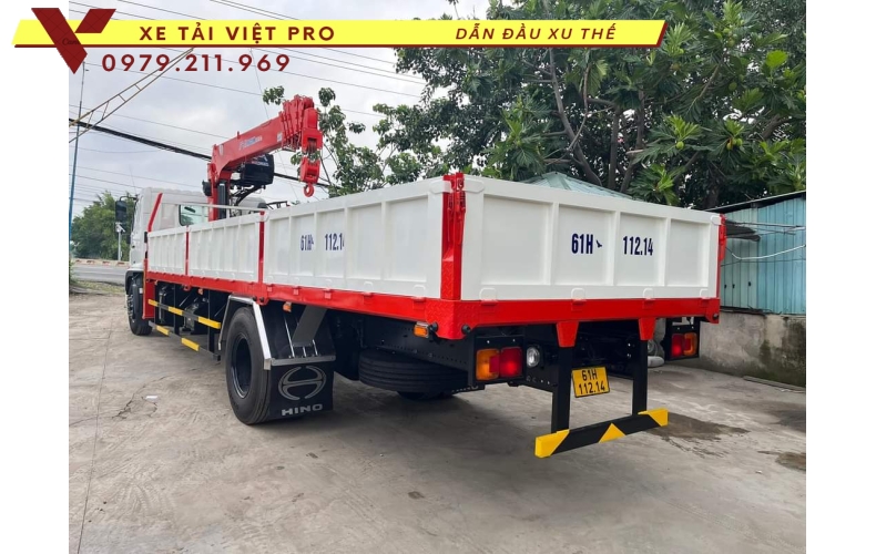 Xe tai hino FG gắn cẩu Kanglim 5 tấn