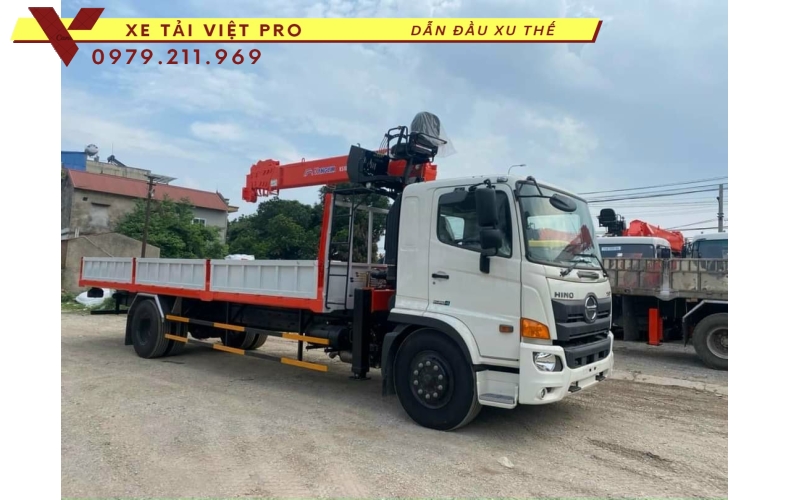 Xe tai hino FG gắn cẩu Kanglim 5 tấn