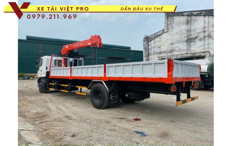 Xe tai hino FG gắn cẩu Kanglim 5 tấn