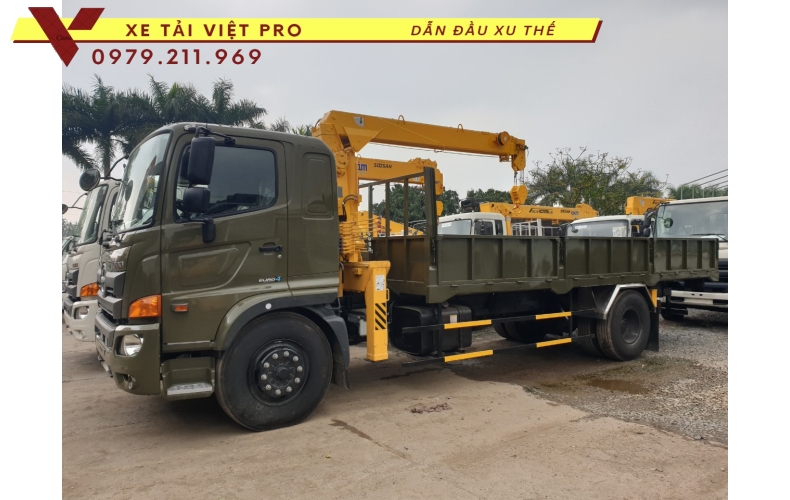 Xe tải Hino 2 chân gắn cẩu Soosan 3 tấn