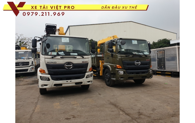Xe tải Hino 2 chân gắn cẩu Soosan 3 tấn
