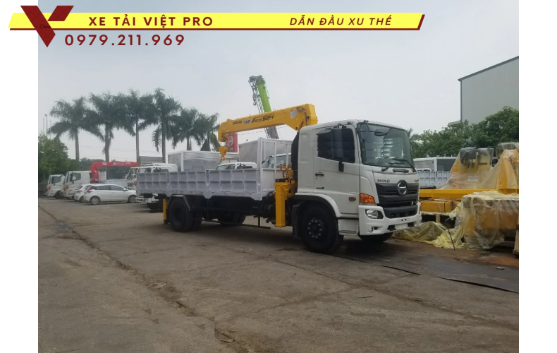 Xe tải Hino 2 chân gắn cẩu Soosan 5 tấn