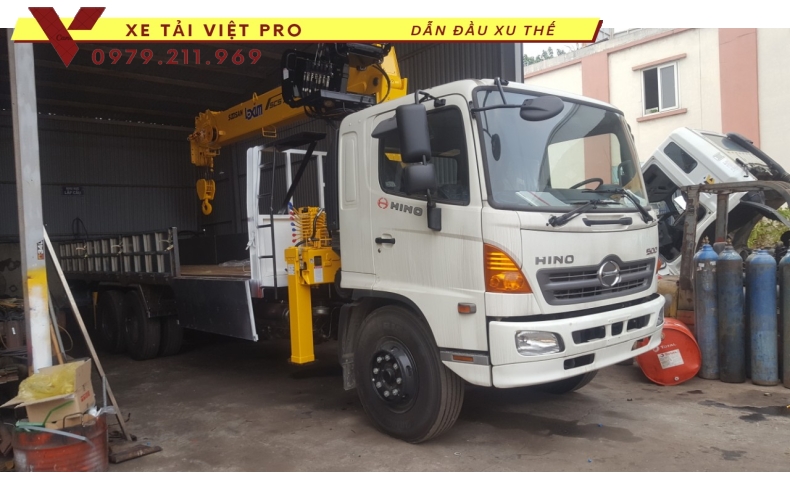 Xe tải Hino 2 chân gắn cẩu Soosan 5 tấn