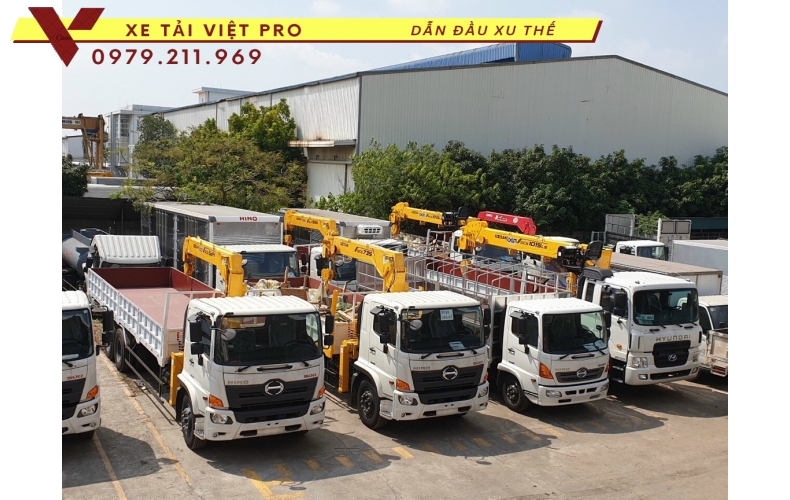 Xe tải Hino 2 chân gắn cẩu Soosan 5 tấn