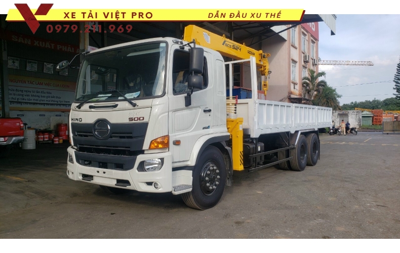 Xe tải Hino 2 chân gắn cẩu Soosan 5 tấn