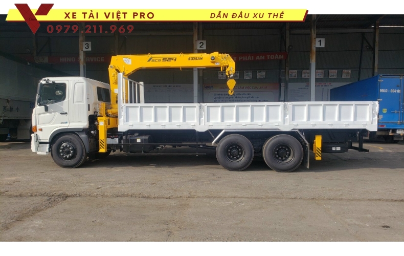 Xe tải Hino 2 chân gắn cẩu Soosan 5 tấn