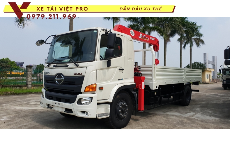 Xe tải Hino FG gắn cẩu Unic 5 tấn