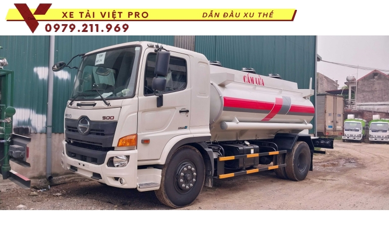Xe tải Hino 2 chân téc chở xăng dầu có giá bao nhiêu