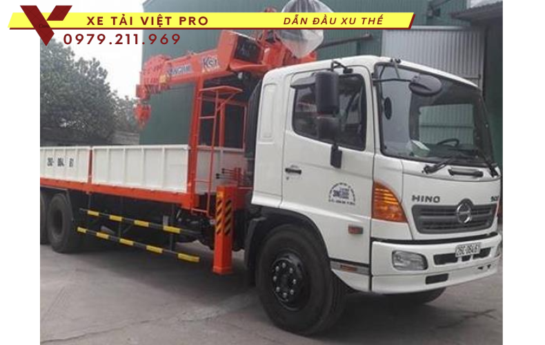 Xe tải HINO FL gắn cẩu  ATOM 7 tấn