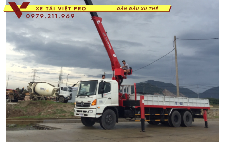 Xe tải HINO FL gắn cẩu  ATOM 7 tấn