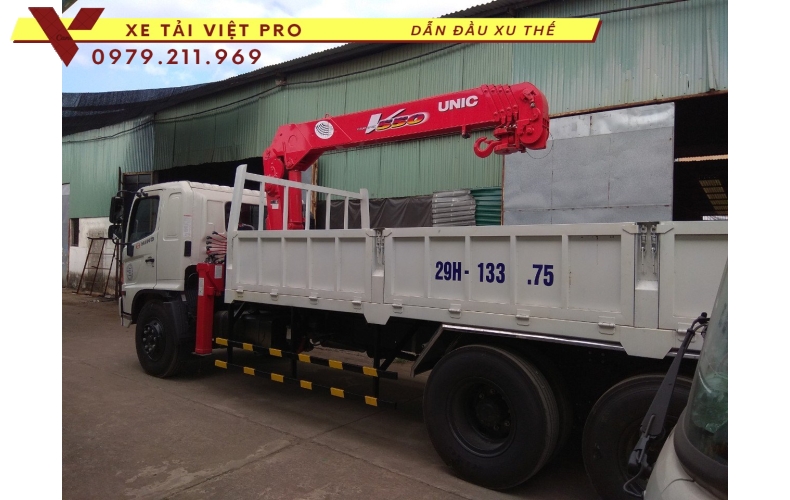 Xe tải Hino FL gắn cẩu Unic 3 tấn