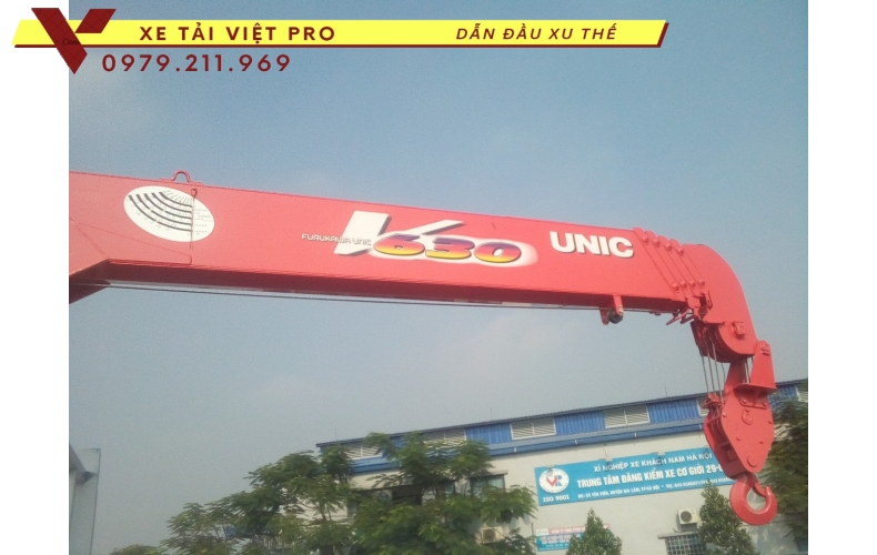 Xe tải Hino FL gắn cẩu Unic 3 tấn