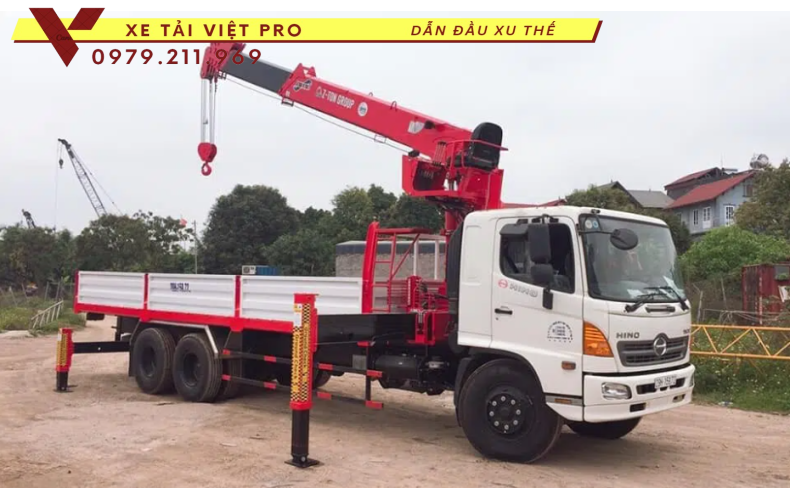 Xe tải HINO FM gắn cẩu  ATOM 8 tấn 6 đốt