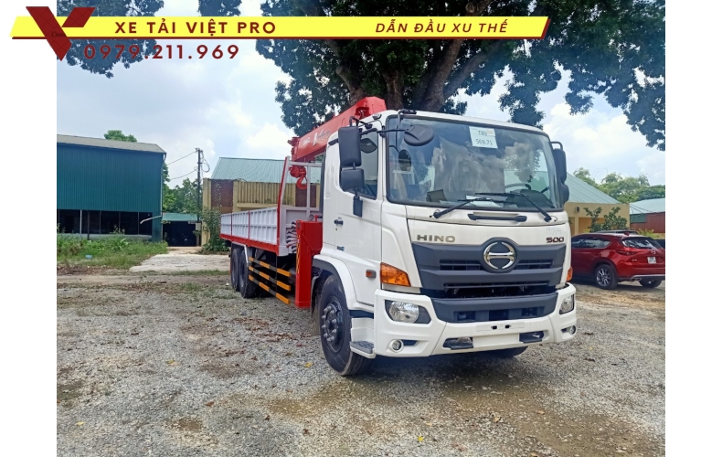 Xe tải Hino FM gắn cẩu Unic 8 tấn