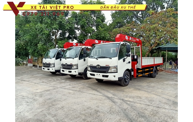 Xe tải Hino XZU730L gắn cẩu Unic 3 tấn
