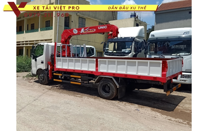Xe tải Hino XZU730L gắn cẩu Unic 3 tấn