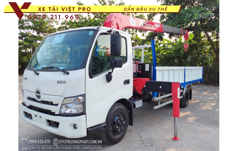 Xe tải Hino XZU730L gắn cẩu Unic 3 tấn