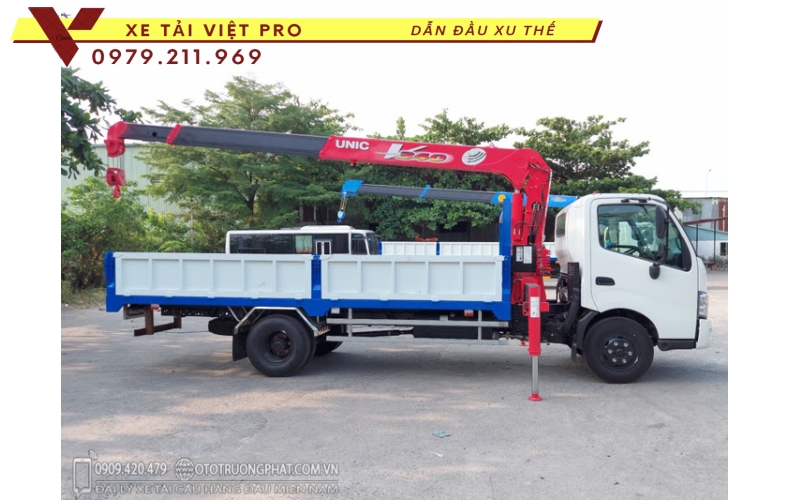 Xe tải Hino XZU730L gắn cẩu Unic 3 tấn