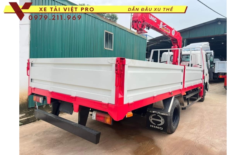 Xe tải Hino XZU730L gắn cẩu Unic 3 tấn
