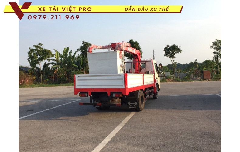 Xe tải Hino XZU730L gắn cẩu Unic 3 tấn