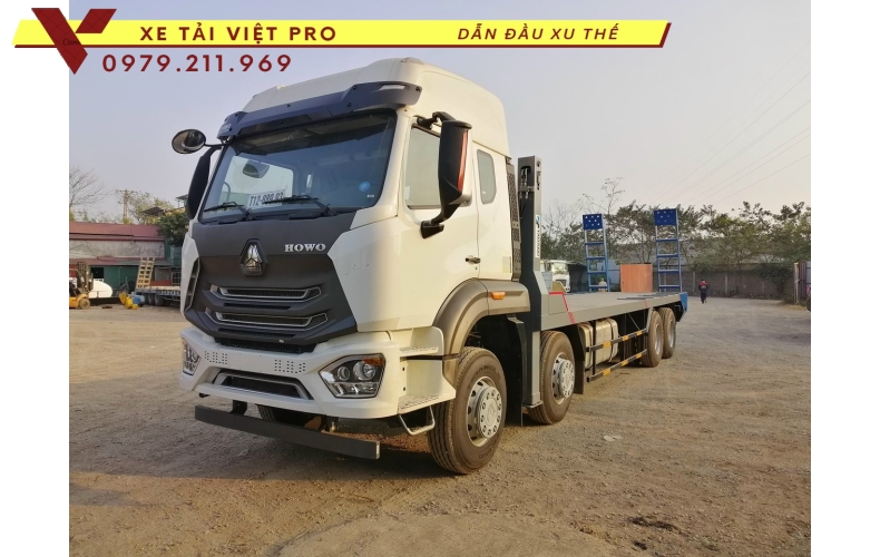 Xe tải Howo VX350 nâng đầu chở máy công trình giá bao nhiêu?