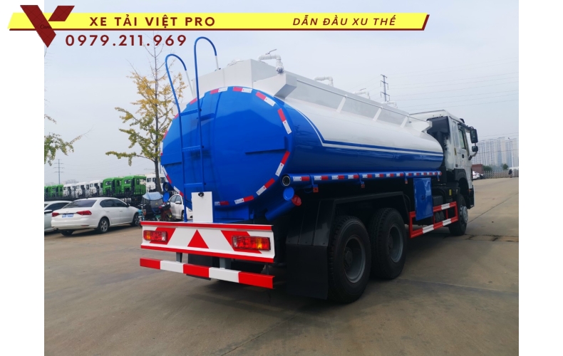 Đánh giá ưu nhược điểm của xe Howo 4 chân téc chở xăng dầu mới nhất