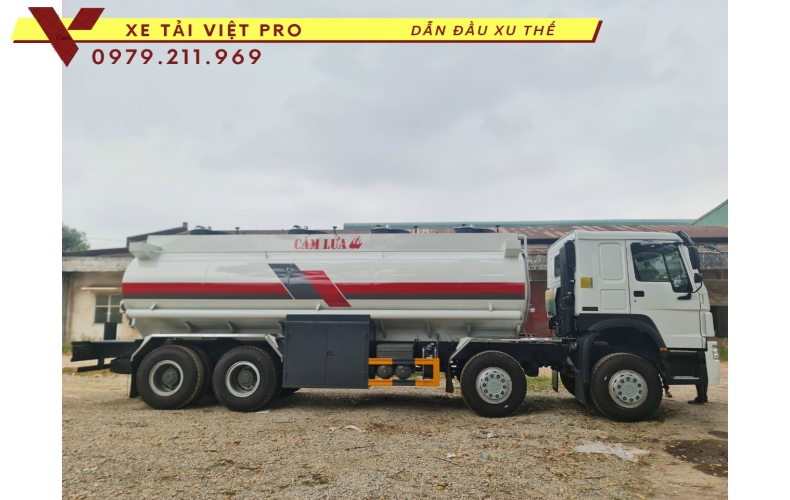 Đánh giá ưu nhược điểm của xe Howo 4 chân téc chở xăng dầu mới nhất